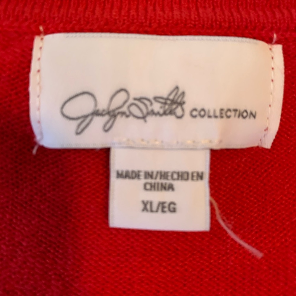 Red sweater - Picture 4 of 5